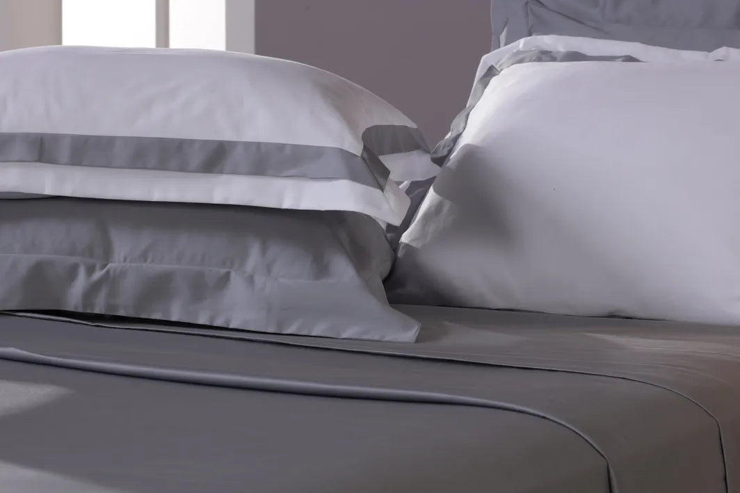 Jogo de Cama King Combo White - Fronha Faixa Cinza 4